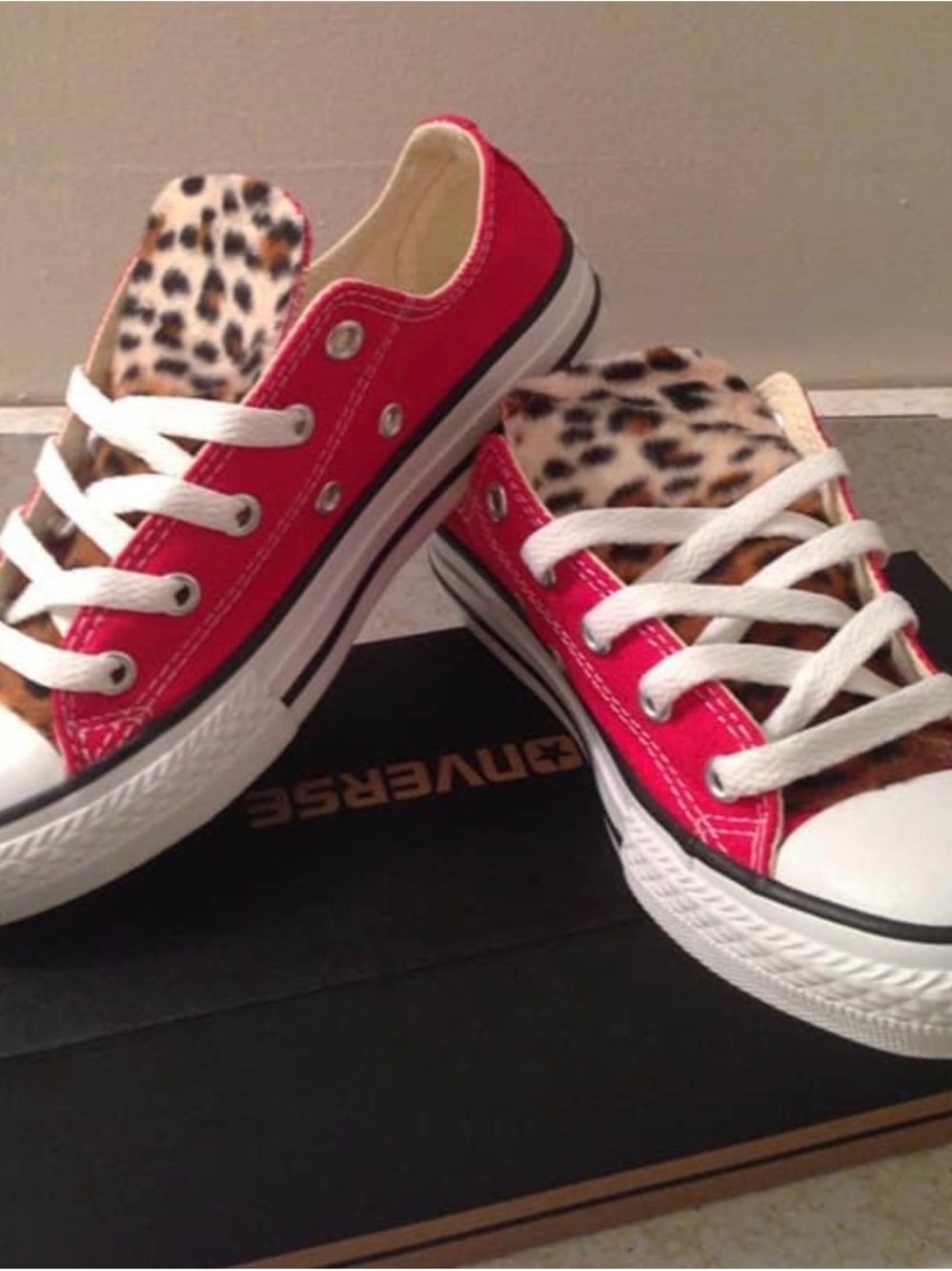 Converse Kids Red Low-Top Sneakers with Leopard Print Lining
